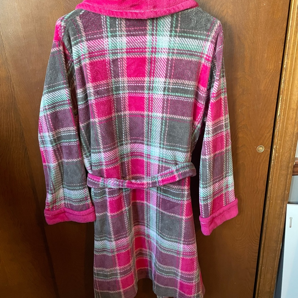 Limited Edition Ulta Robe - Picture 2 of 3